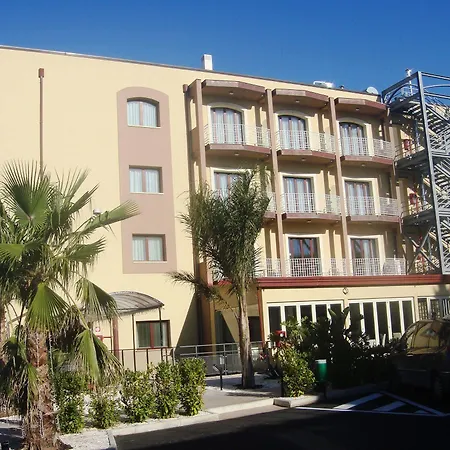 Viola Palace Hotel 4*