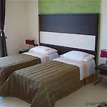 Viola Palace Hotel 4*
